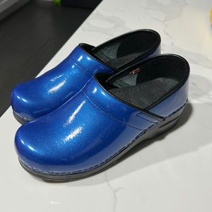 Sanita clogs